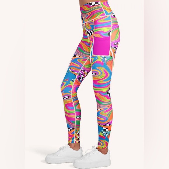 Brittany Allen x Peloton Printed Cargo Leggings - Picture 6 of 9